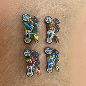 Motocyclette électrique Firestone Inertia à l'échelle 1:24, jouet pour enfants, prêt à jouer en intérieur et en extérieur - Product Image 2