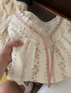 <span class=keywords><strong>Pigiama</strong></span> Minimalista di Alta Gamma per Donne in Puro <span class=keywords><strong>Cotone</strong></span> con Stampa a Righe, Fiori e Cartoni Animati Nuovo Set Comodo e Ampio con Bordo in Pizzo - Product Image 2