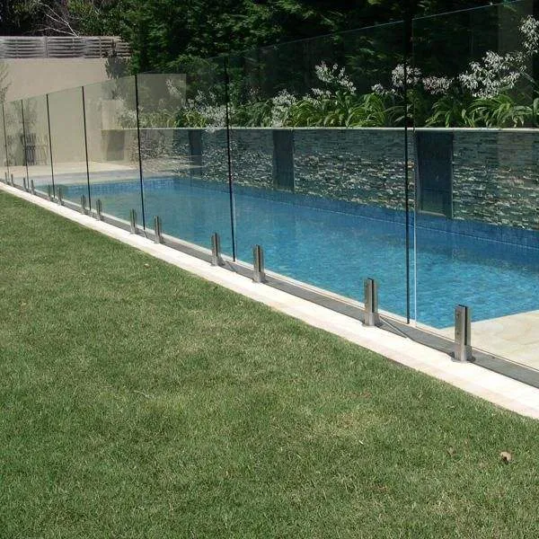 Çin açık 10-12mm temperli cam yüzme havuz çiti çerçevesiz şeffaf temperli cam balkon temperli cam korkuluk