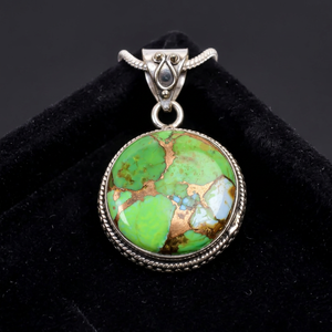 Pendentif en turquoise cuivrée verte en gros, en argent sterling 925, fait main, pierre précieuse, style bohème vintage, de luxe, unisexe, avec chaînes - Product Image 1