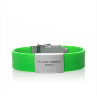 Bracelet d'identification en silicone de haute qualité avec plaque d'identification gravée en acier et fermoir en silicone