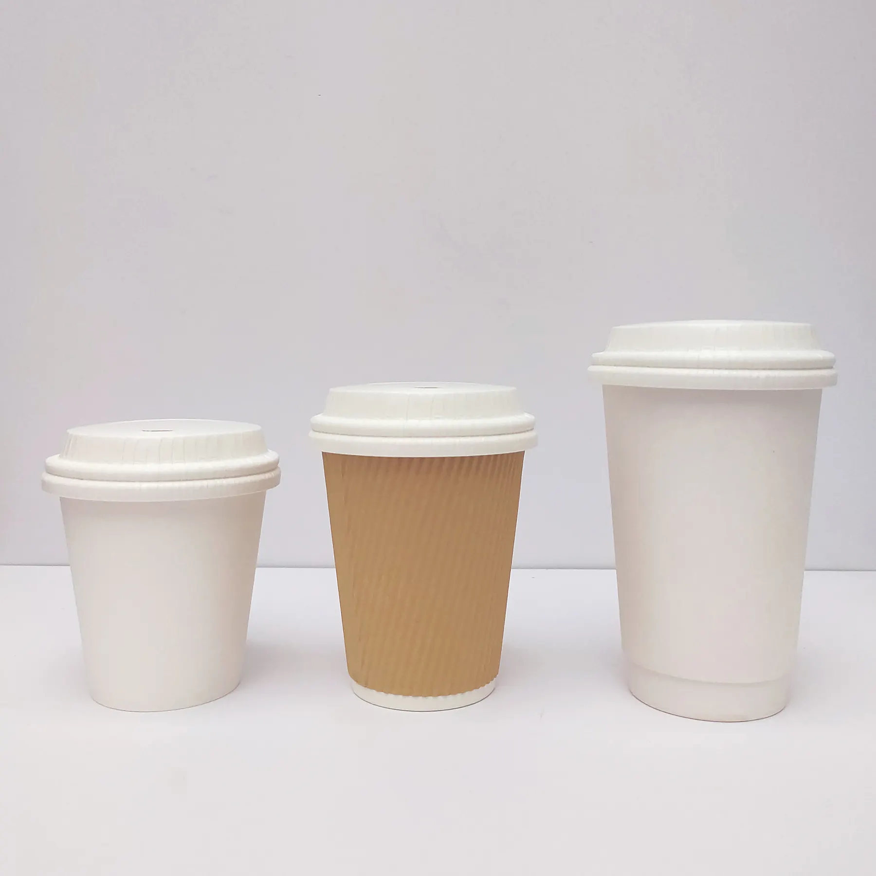 Logotipo personalizado Alta qualidade Takeout Paper Cup 12 oz Copos De Café Descartáveis Com Tampas