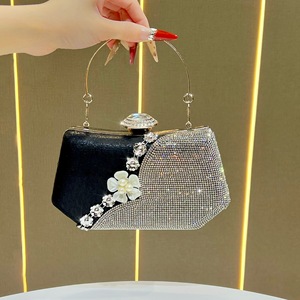 Bolsos de Noche con Flores de Cristal y Pedrería 2026, Bolso de Mano con Correa de Cadena para Mujer, para Bodas y Fiestas, Bolsos de Lujo para Mujer - Product Image 3