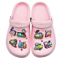 Accessoires de décoration pour chaussures à trous pour enfants, motif train de dessin animé, fleur, en PVC et caoutchouc souple, avec boucle, Spot Chine