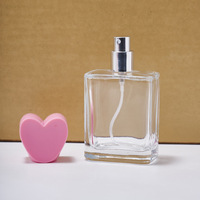 Flacons en verre de sérum pour soins de la peau, parfum clair de haute qualité, 30 ml, forme carrée plate, vaporisateur à pompe en forme de cœur rose, logo personnalisé