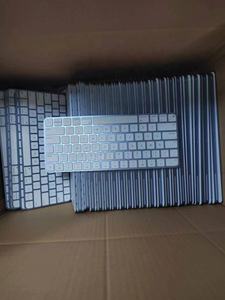 Teclado USB Tipo C de Tamaño Completo con Interruptores de Tijera Retroiluminados RGB Inalámbricos de 3.ª Generación, Usado y Original, A2450 para Laptop Macbook - Product Image 4