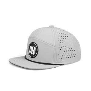 Oem Custom Laser Gesneden Gaten Geperforeerde Baseball Cap 5 6 7 Panelen Platte Bill Rand Waterdichte Hoed Snapback Cap Met Touw