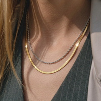 Bijoux de mode imperméables en acier inoxydable plaqué or 18 carats, collier à chaîne plate serpent et chaîne torsadée, collier double couche pour femmes
