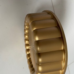 Moule à gâteau Bundt rainuré en aluminium moulé sous pression, robuste, avec revêtement antiadhésif doré, forme fleur, pour four, vente en gros usine - Product Image 3