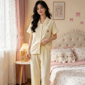 <span class=keywords><strong>Pijama</strong></span> de mujer de algodón 100% puro de doble capa de gasa, de manga corta y pantalón largo, transpirable, con estampado de dibujos animados, para el hogar, delgada, <span class=keywords><strong>verano</strong></span> 2026 - Product Image 1