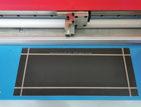 Machine à rainurer le carton électrique V-Slotter pour la fabrication d'échantillons de boîtes rigides en carton gris