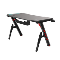 Bureau de jeu moderne Aor en promotion avec structure en métal/acier et surface en bois, éclairage LED RGB, design ergonomique pour le bureau et la maison
