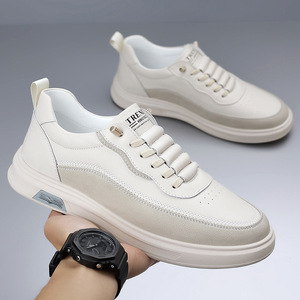 Baskets blanches tendance pour hommes, légères et respirantes, semelle en caoutchouc, chaussures décontractées pour la marche, talon bas, style printemps-été - Product Image 1