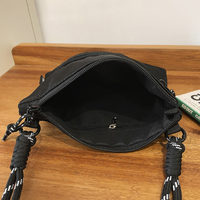 Nouveauté 2026 : Sac bandoulière style Harajuku pour femme et homme, design de niche, mini sac à main portable et tendance pour téléphone, en nylon imperméable