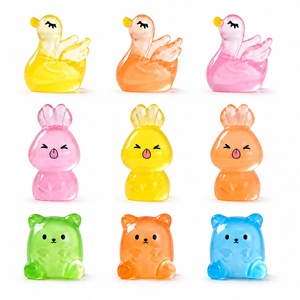 Set di Mini Animali in Resina Fluorescenti, Figurine Assortite di Maiali, Orsi, Conigli e Cigni per Cruscotto Auto, Micro Paesaggi e Decorazioni per la Casa - Product Image 1