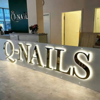 Panneau publicitaire LED personnalisé avec logo 3D de l'entreprise, en métal doré et acrylique rétroéclairé, étanche IP65, pour la publicité et la signalisation