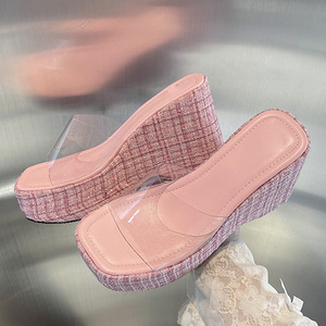 Nouvelle collection été 2025 – Sandales compensées décontractées pour femme avec semelles intérieures souples en PVC lumineux et confortables, plateforme ouverte pour l'extérieur - Product Image 1
