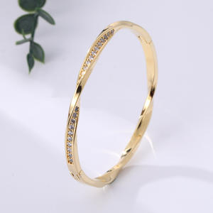 Jijia Pulsera de Ondas en Espiral Trenzada para Mujer, Brazalete Estilo <span class=keywords><strong>Dyson</strong></span> en Capas con Alta Retención de Color Mobius Fashion Banglesa - Product Image 6