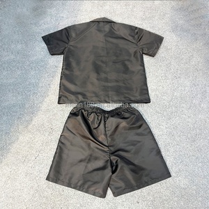 Ensemble deux pièces personnalisé pour homme : chemise boutonnée en nylon et short en nylon – Tenue d'été coupe-vent, ensemble short et veste de survêtement - Product Image 2