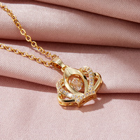 LUOYUNE Venta Directa de Fábrica OEM&ODM Collar con Colgante de Corona de Latón Chapado en Oro de 18K con Zirconia, Amuleto de Joyería para Pedidos al por Mayor de Boutiques
