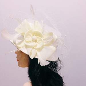 Chapeau de cérémonie pour femmes en satin noir et blanc, à large bord, pour mariage, Kentucky Derby, courses de chevaux, fête, enterrement, chapeaux d'église <span class=keywords><strong>pas</strong></span> chers pour femmes - Product Image 2