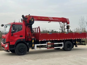 Grúa Telescópica CLW de 8/10 Toneladas con Brazo Plegable, Motor Weichai, Bomba, Sistema Totalmente Hidráulico, Altura de Elevación de 20 m - Product Image 5
