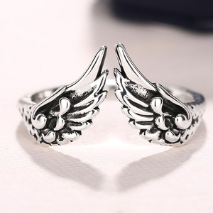 Anello Vintage a Forma di Piuma per Donne, Gioiello Minimalista Regolabile, Stile Vintage con Finitura Anticata - Product Image 3