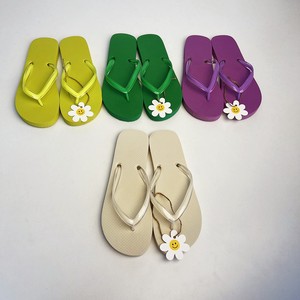 Tongs et claquettes d'été personnalisées avec logo imprimé pour femmes, idéales pour la plage, la salle de bain, les mariages, les hôtels – Tongs économiques sur mesure - Product Image 6