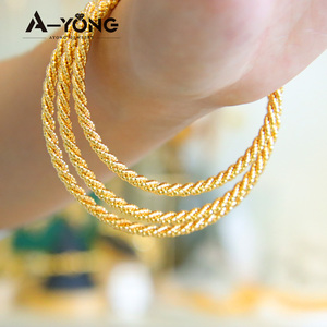 <span class=keywords><strong>Saudi</strong></span>-Arabien-Stil 18K <span class=keywords><strong>Gold</strong></span> plattiert Twist-Armbänder-<span class=keywords><strong>Set</strong></span> individuelles einzigartiges Design 3-teilig Armbänder für Damen - Product Image 4
