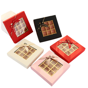 Boîte cadeau écologique pour la Saint-Valentin avec fenêtre transparente carrée et nœud, emballage 25 compartiments pour chocolats - Product Image 1