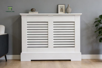 Cache-radiateur moderne en MDF blanc laqué, OEM ODM pour les marques de meubles de décoration intérieure européennes et américaines, taille moyenne - 1980 mm pour salon