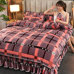 Juego de Ropa de Cama de Lujo con Faldón, Cubrecama y Funda de Edredón Bordada para el Hogar - Product Image 3