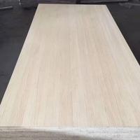 Panneau de pin Radiata sans défaut, collé sur le grain, en pin Radiata naturel, pour étagères et bancs de salon au design minimaliste