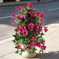Panier de fleurs suspendu artificiel en eucalyptus et gloire du matin pour la décoration de printemps de la porte d'entrée et du porche
