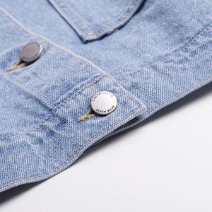 แจ็กเก็ตยีนส์ของผู้ชายที่ทนทานและสะดวกสบายที่มีประสิทธิภาพสูงที่มีการตกแต่งรูปแบบที่น่าสนใจ - Product Image 4