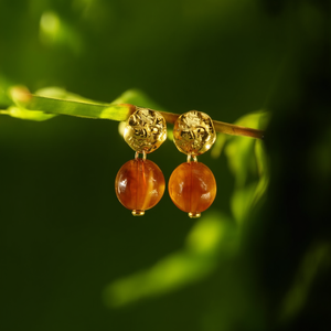 Boucles d'oreilles pendantes tendance en acier inoxydable 316L plaqué or PVD, design perles d'ambre durables et résistantes - Product Image 3