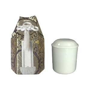 Urne funéraire japonaise en bois Boîte et sac en os avec motif de fleurs - Product Image 4