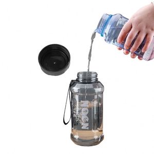 Bouteille d'eau de sport résistante à la chaleur, 3 couleurs, marquages de mesure, résistante aux chocs, bouteille d'eau pour la salle de sport - Product Image 1