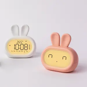 Venta al por mayor logotipo personalizado niños regalo lindo reloj despertador conejo recargable único relojes despertadores para un dormitorio