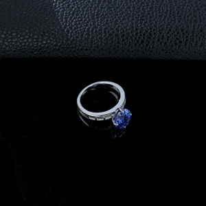 Anillo de Boda Clásico de Plata de Ley S925 con Zafiro Cultivado en Laboratorio, Alta Calidad con Engaste de Puntas - Product Image 4