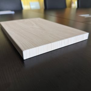 Panneaux de revêtement en métal plaqué aluminium à texture de bois simulée Revêtement de <span class=keywords><strong>mur</strong></span> rideau en aluminium PVDF pour <span class=keywords><strong>mur</strong></span> extérieur d'hôtel - Product Image 3
