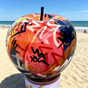 Scultura da Giardino per Esterni, Grande Statua di <span class=keywords><strong>Frutta</strong></span> in Fibra di Vetro e Resina, Mela Astratta con Graffiti, per Decorazione - Product Image 3