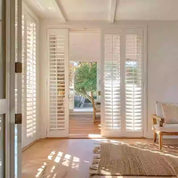 Porte intérieure pliante sur mesure en bois massif avec persiennes réglables pour chambre à coucher, contrôle de la lumière et intimité