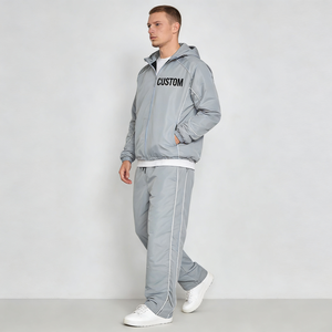 <span class=keywords><strong>Tuta</strong></span> Sportiva da Uomo Trendy Grigio Chiaro con Stampa Personalizzata, Bordi Bianchi a Righe, Zip e Cappuccio Oversize in Misto Poliestere - Product Image 2