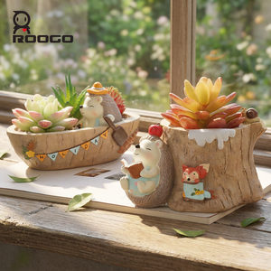 Roogo Forest Hedgehog Log Boat Vaso <span class=keywords><strong>per</strong></span> Piante Grasse in Resina con Foro di Drenaggio Personalizzato Fatto <span class=keywords><strong>a</strong></span> Mano Stile Cottagecore <span class=keywords><strong>per</strong></span> <span class=keywords><strong>Giardino</strong></span> - Product Image 1