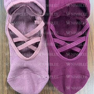 Chaussettes <span class=keywords><strong>de</strong></span> yoga et <span class=keywords><strong>de</strong></span> Pilates pour femmes, antidérapantes, à bride unique, avec grip Siren, pour la gym, le fitness, la barre et le Lagree, personnalisables en gros - Product Image 2