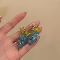 Boucles d'oreilles clous d'oreilles transparentes en perles de raisin pour l'été - Luxueuses, de niche, sophistiquées, haut de gamme, sans perçage