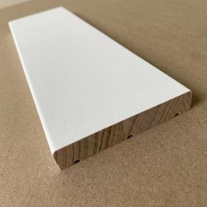 Porte intérieure moderne en pin à cadre plat, taille personnalisée, apprêtée blanche, écologique et durable pour applications hôtelières et hospitalières - Product Image 1