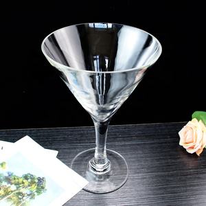 Centres de table pour la décoration de la maison Vases à <span class=keywords><strong>martini</strong></span> extra larges faits à la main avec tige <span class=keywords><strong>Vase</strong></span> en verre <span class=keywords><strong>martini</strong></span> transparent à longue tige pour <span class=keywords><strong>mariage</strong></span> - Product Image 5