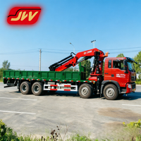 Grue articulée hydraulique montée sur camion Jiangwei SQ560ZB6+1 14T, portée 18,25 m avec flèche de rehaussement sur châssis CLW